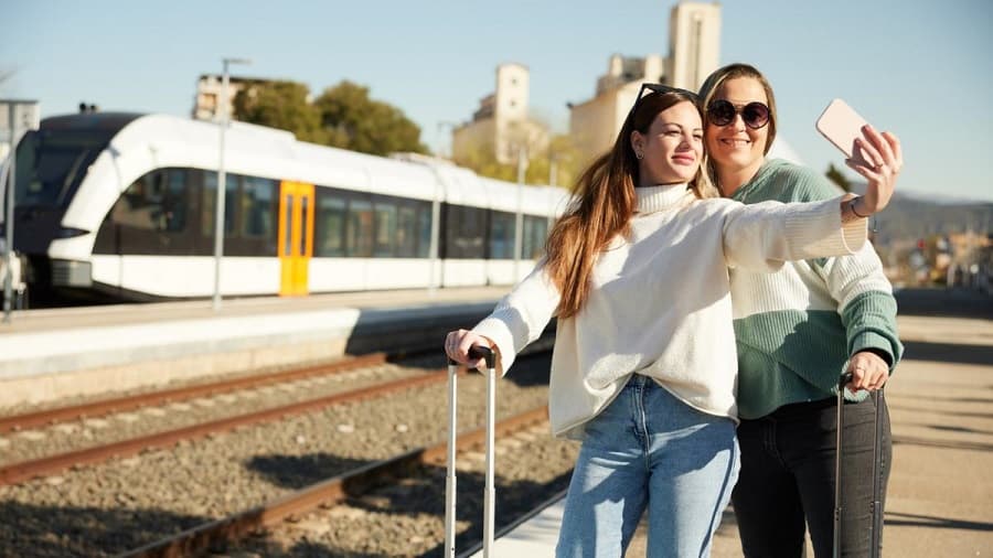Se Puede Viajar A Segovia Con Bono Joven